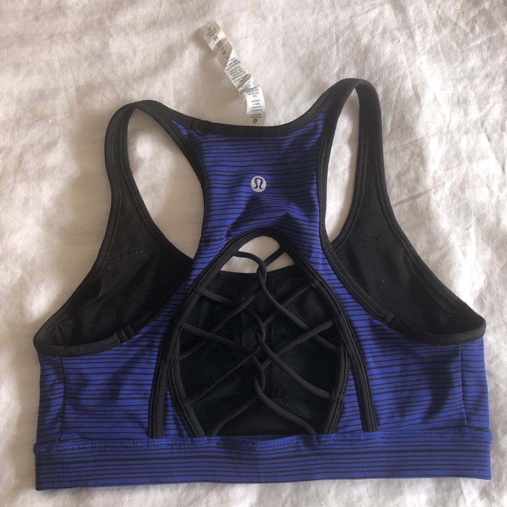 lululemon bra. Size 8. Excellent used condition - Picture 2 of 4